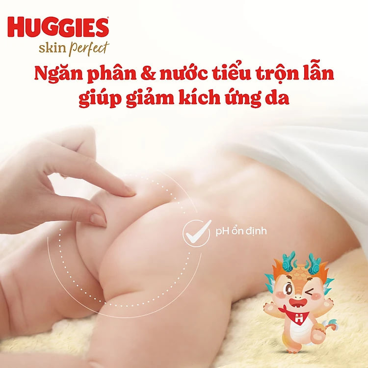 Tã quần Huggies Skin Perfect Mega Jumbo M98+4 miếng với 2 vùng thấm giảm kích ứng da