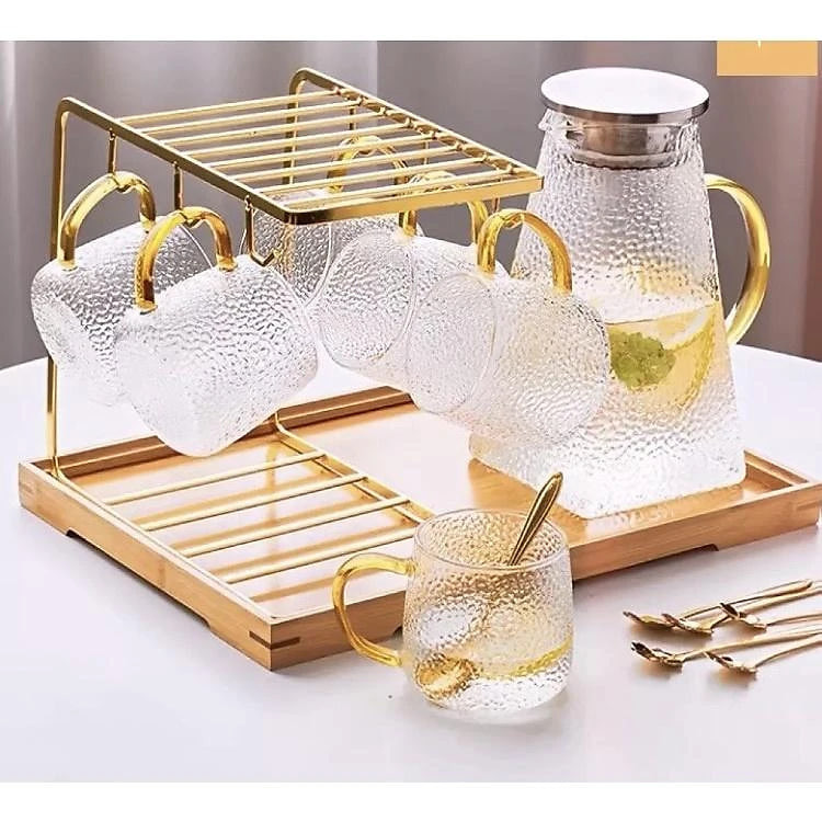 https://tiktokshop-seller-vn.com/COMBO BỘ BÌNH ĐỰNG NƯƠC UỐNG 6 CỐC KÈM GIÁ TREO VÀ KHAY TRE CAO CẤP ( TẶNG 6 THÌA HOA MAI MẠ VÀNG )