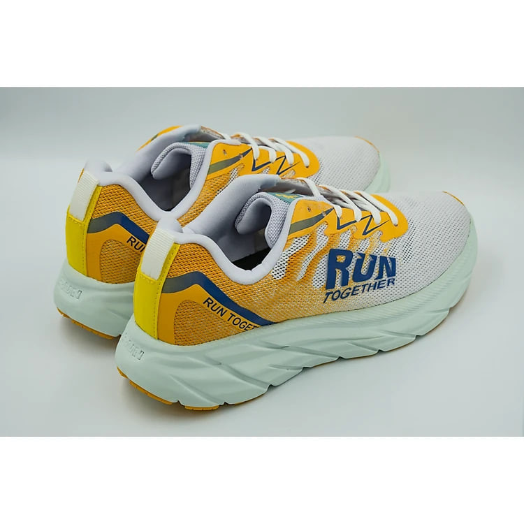 (LIMITED) GIÀY CHẠY BỘ MÀU VÀNG - RUN TOGETHER