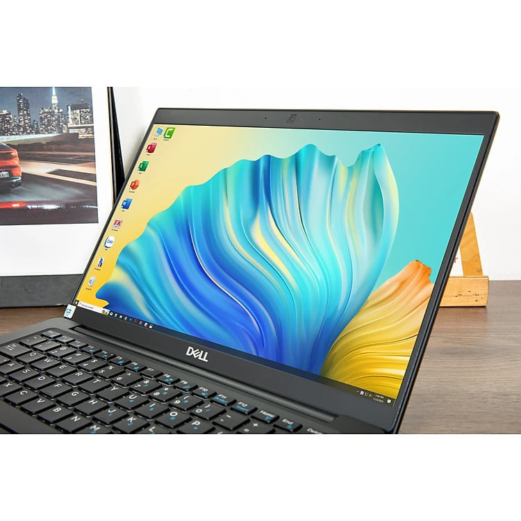 Laptop Dell Latitude 3520 (Core i5-1135G7 | 8GB | 256GB | Intel Iris Xe | 15.6 inch FHD - HÀNG CHÍNH HÃNG