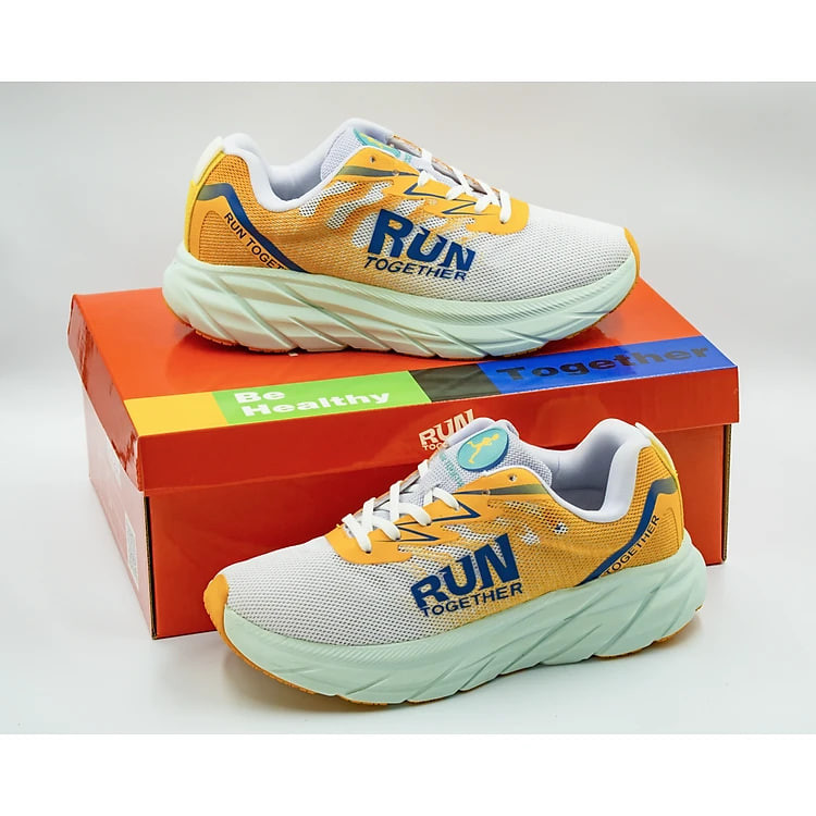 (LIMITED) GIÀY CHẠY BỘ MÀU VÀNG - RUN TOGETHER