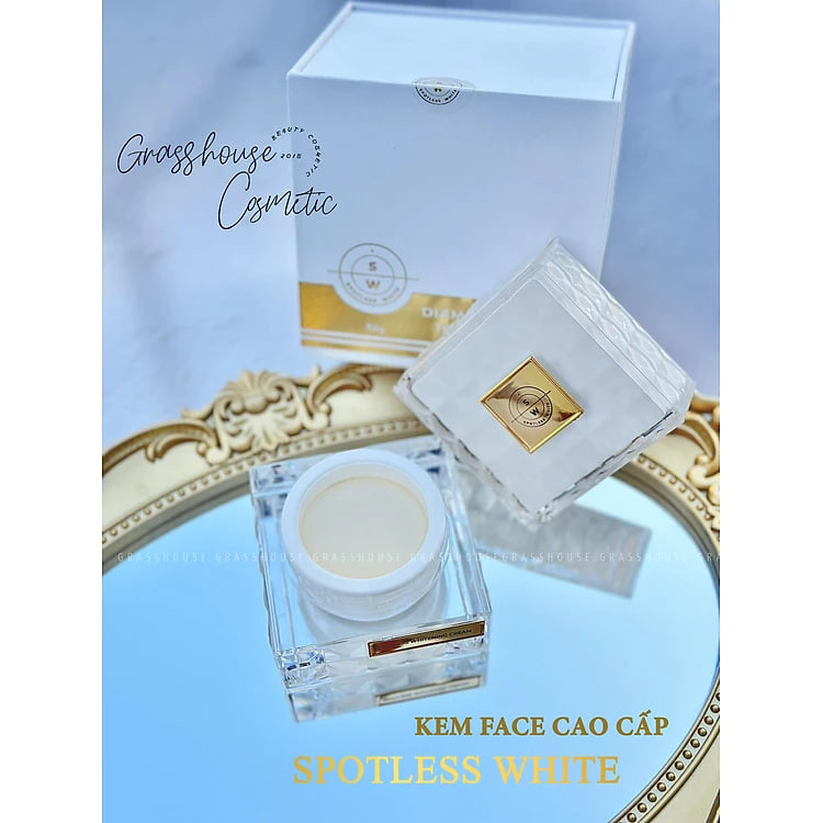 KEM DƯỠNG TRẮNG DA MẶT BAN ĐÊM DIAMOND BRIGHT TONE-UP CREAM THƯƠNG HIỆU SPOTLESS WHITE