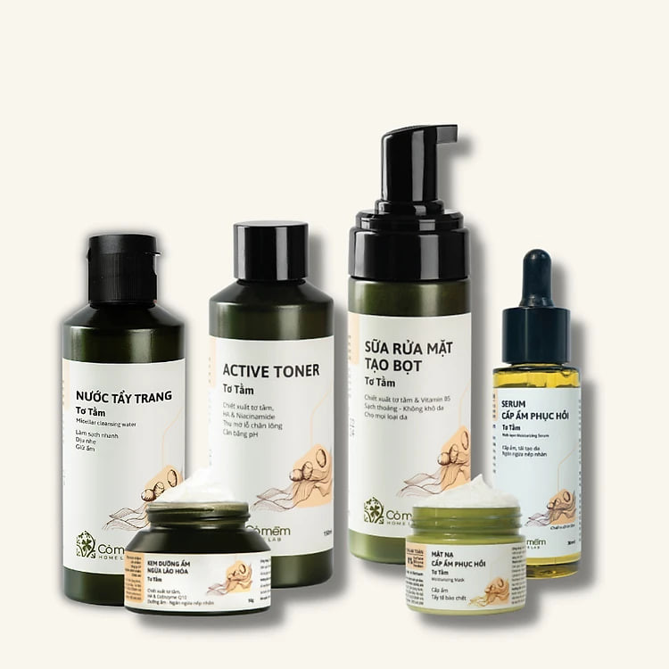 Bộ Chăm Sóc Da Chuyên Sâu Tơ Tằm 6 Sản Phẩm Dưỡng Ẩm Da Chuyên Sâu Tơ Tằm Cỏ Mềm 800g