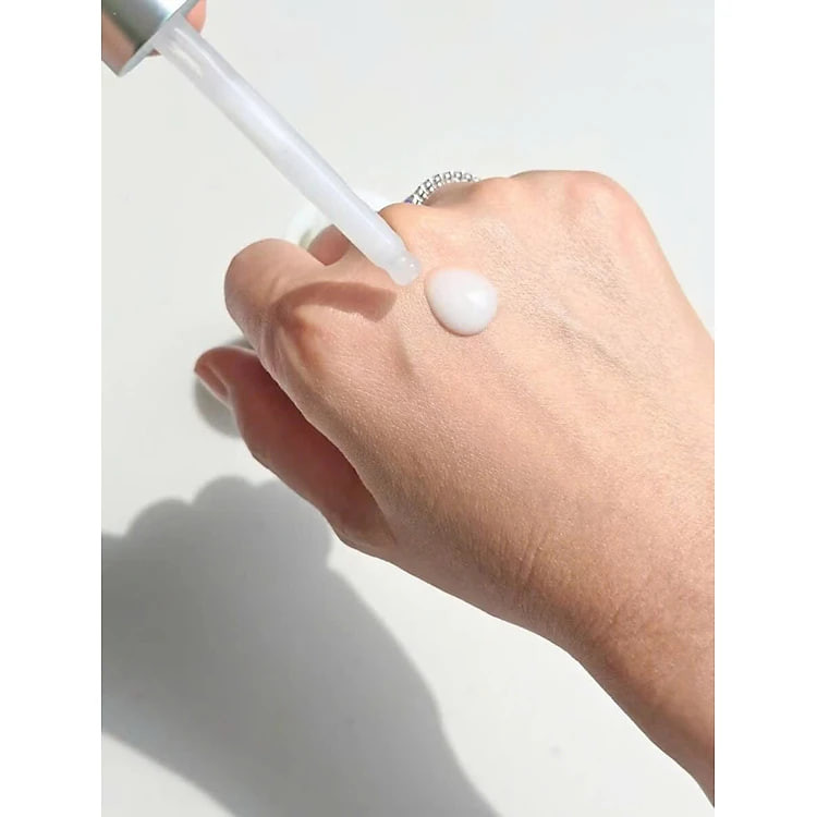 Tinh Chất Mờ Nám Trắng Da OHUI Extreme White Melatoning Dark Spot Ampoule Essence 30ml