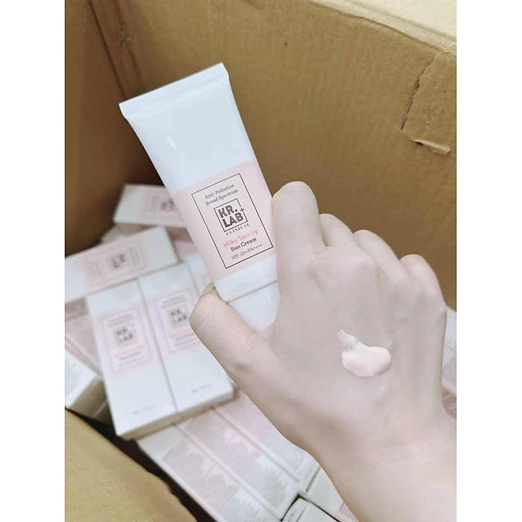 Kem chống nắng Kr. Lab lọ 50ml nâng tông kháng nước kiềm dầu chống nắng spf50+++