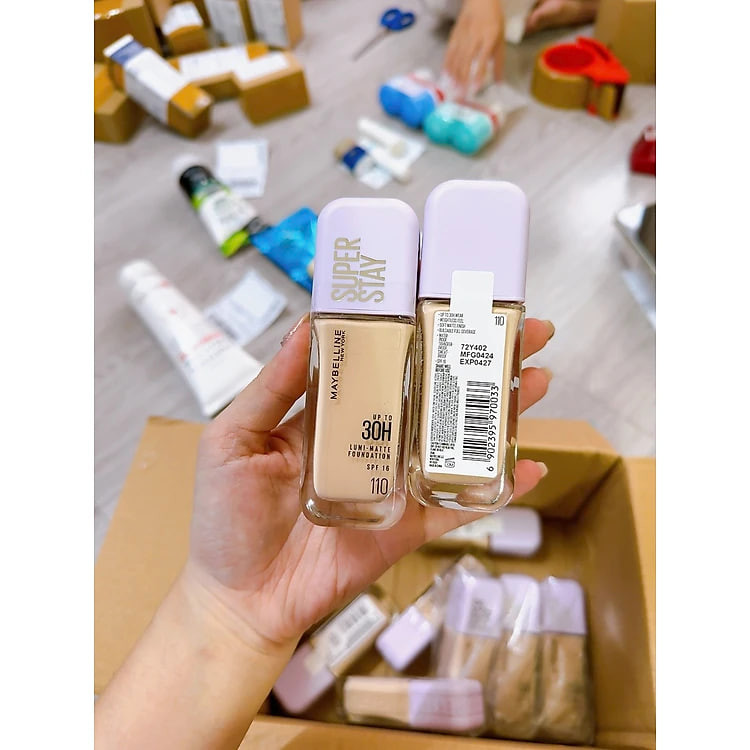 Kem Nền Bắt Sáng, Che Phủ Siêu Nhẹ Mặt Maybelline Superstay Lumi Matte 35ml